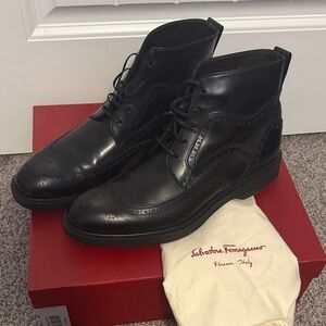 Salvatore Ferragamo Gaiano Nero Calf Shoes 9D